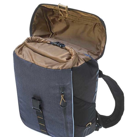 Basil- Miles Convertible Bicycle Bag - Picture 6 of 6